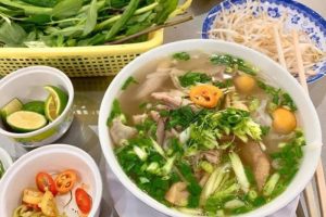 Quán phở Hòa Bình