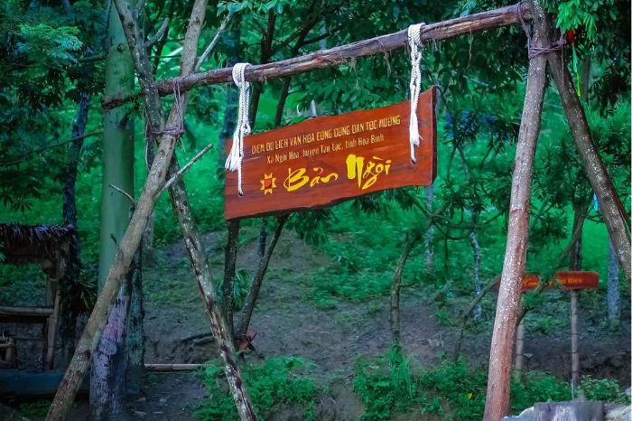 Bản Ngòi Hoa