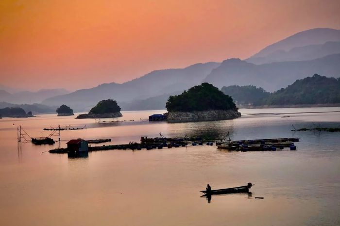 Bản Ngòi Hoa có gì