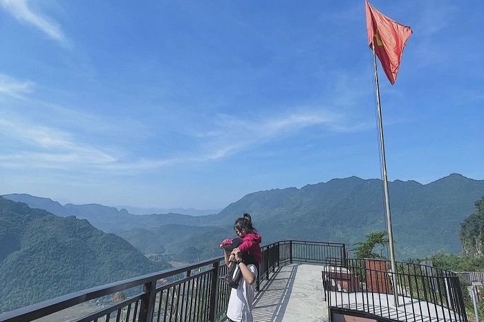 Cột cờ Mai Châu