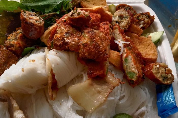 Quán ăn vặt Hòa Bình ngon