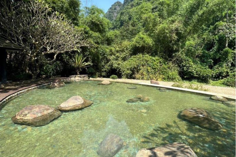 Suối khoáng nóng Kim Bôi